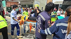 An injured is carried on a stretcher after a school shooting in Thailand's Nonthaburi province, Friday, Aug. 7, 2026. - | Photo: Por Tek Tueng Nonthaburi via AP