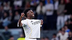 Real Madrid's Vinicius Junior celebrates after scoring his side's third goal during the Spanish La Liga soccer match between Real Madrid and Atletico Madrid in Madrid, Spain. - | Photo: AP/Manu Fernandez