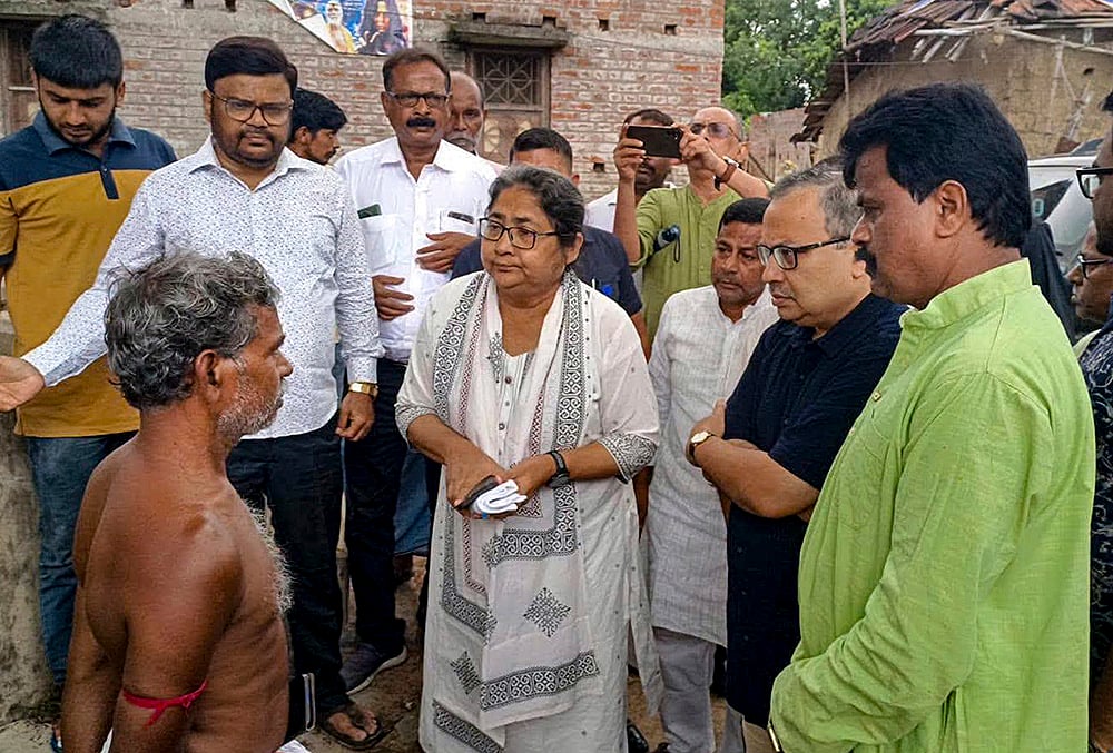 Dola Sen, Kunal Ghosh meet Asha workers in Bankura