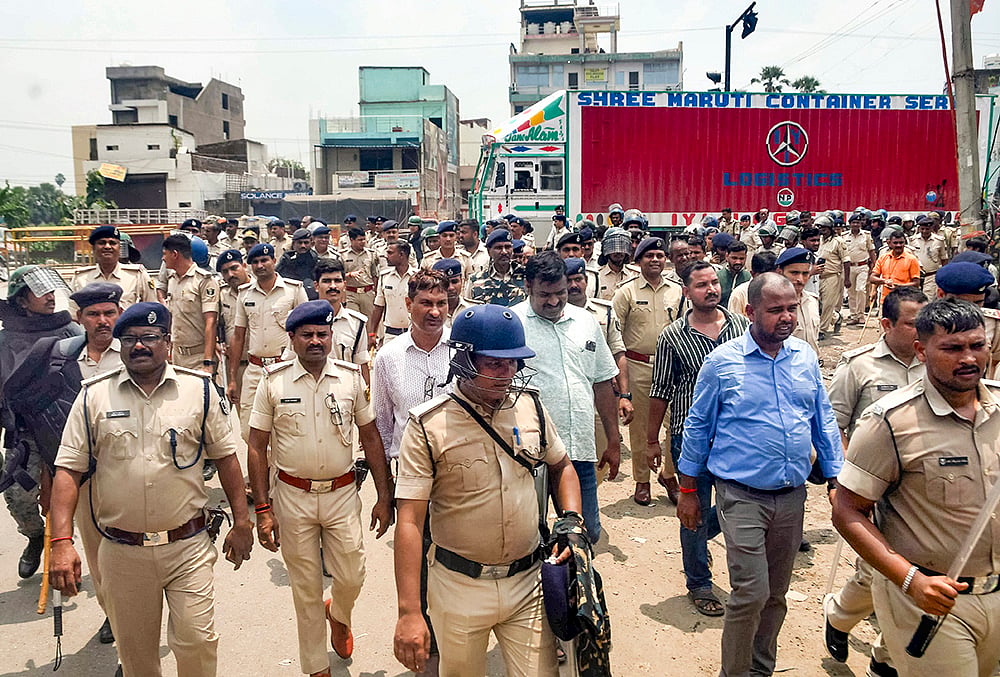 Vehicles set ablaze after the death of a man in Patna