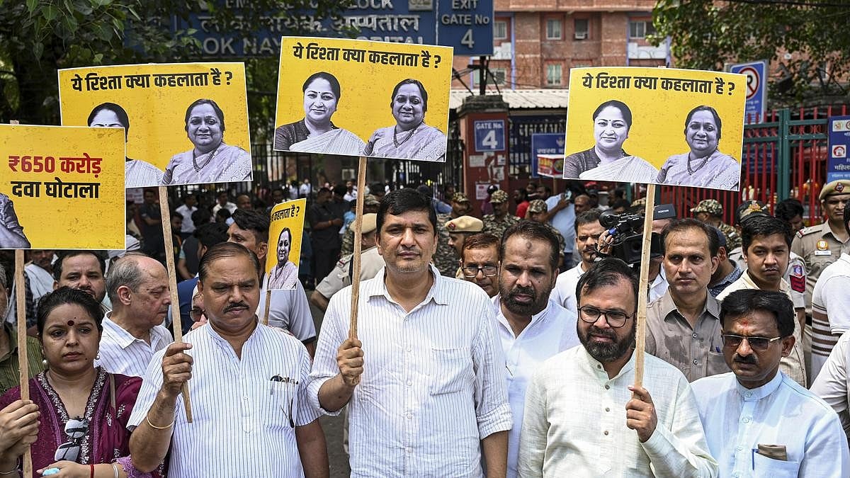 Delhi Assembly: 5 AAP Party MLAs Marshalled Out Amid Party's Protest Over Health Sector 'Scam' - null