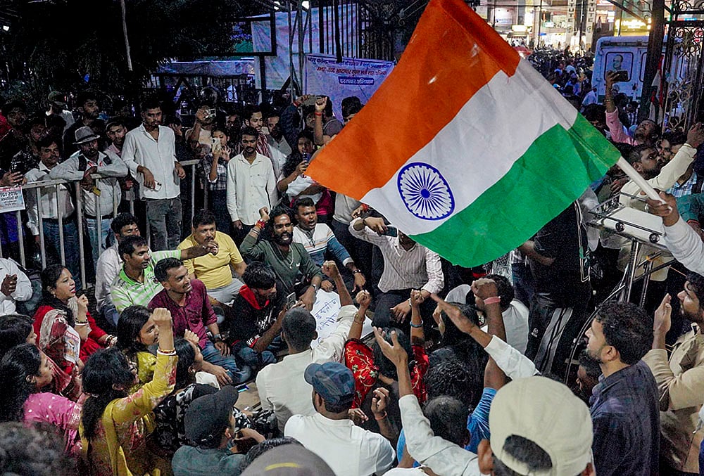 Students and aspirants stage a protest against the Jharkhand Government regarding the irregularities of exams and paper leak of Jharkhand Public Service Commission (JPSC) and Jharkhand Staff Selection Commission (JSSC), at Jaipal Singh Stadium, in Ranchi, Thursday, Aug. 6, 2026.  - | Photo: PTI