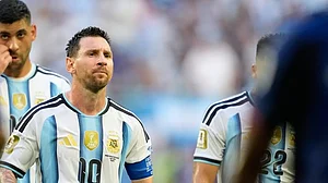 Rebecca Blackwell/AP Photo : Argentina's Lionel Messi leaves the field at half time during the World Cup round of 32 soccer match against Cape Verde in Miami Gardens