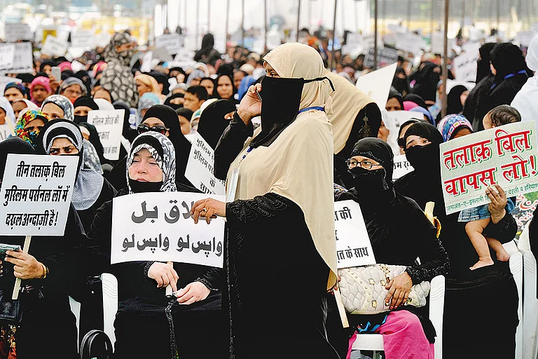 United We Stand: Muslim women protest against Triple Talaq Bill in Delhi - | Photo: Tribhuvan Tiwari