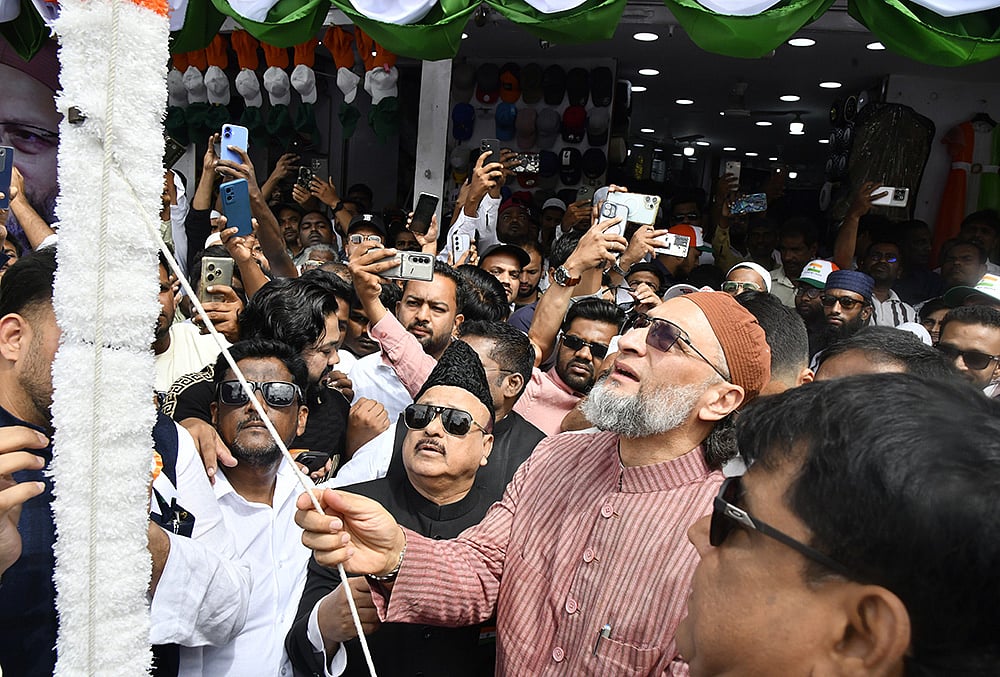 I-Day Asaduddin Owaisi celebrates