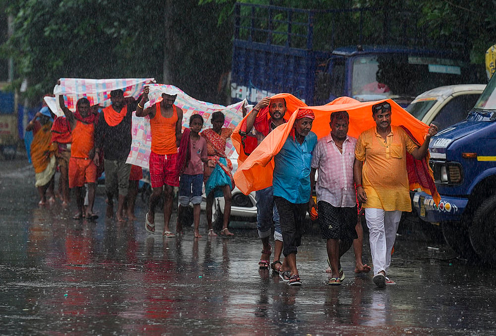 Weather: Rain in Kolkata