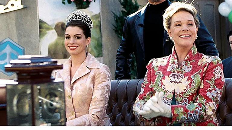 Anne Hathaway, Julie Andrews - X