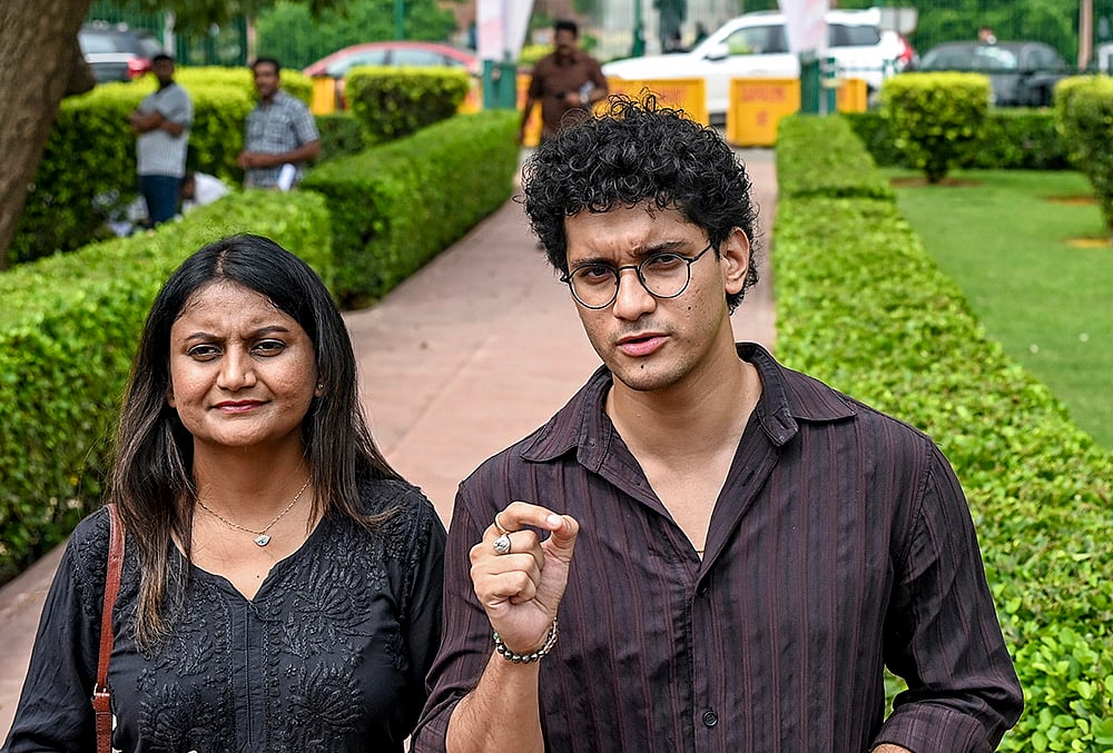 CJPs Saurabh Das and Ratna Singh address media outside SC