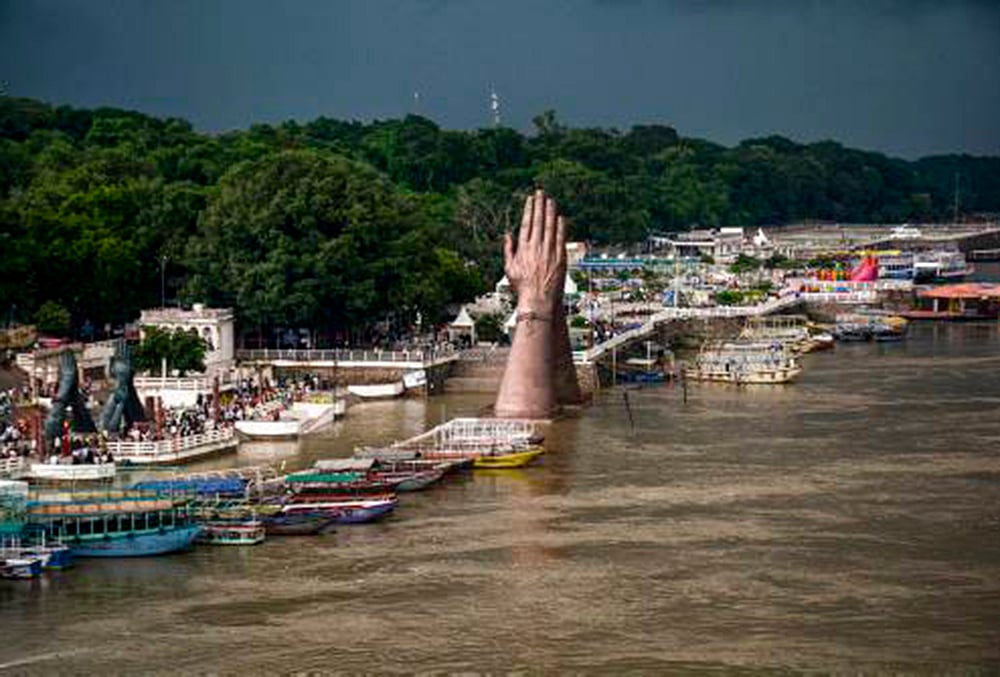 Water level of the Ganges rises after heavy rain