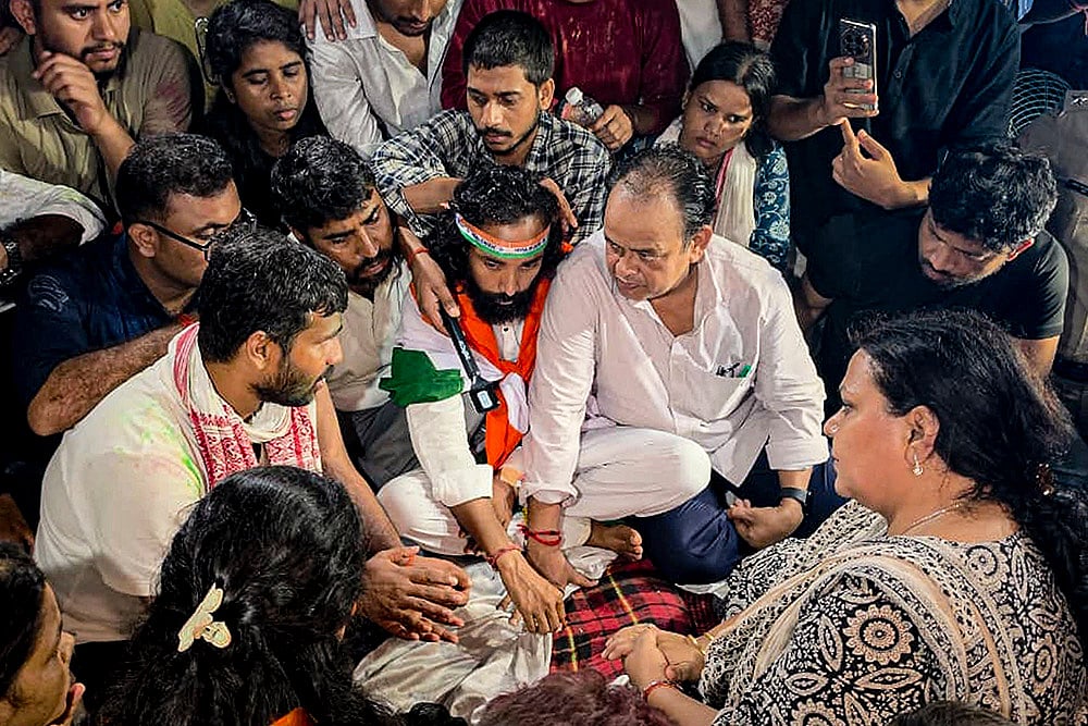 JLKM leader Devendra Mahto ends his 16-day hunger strike