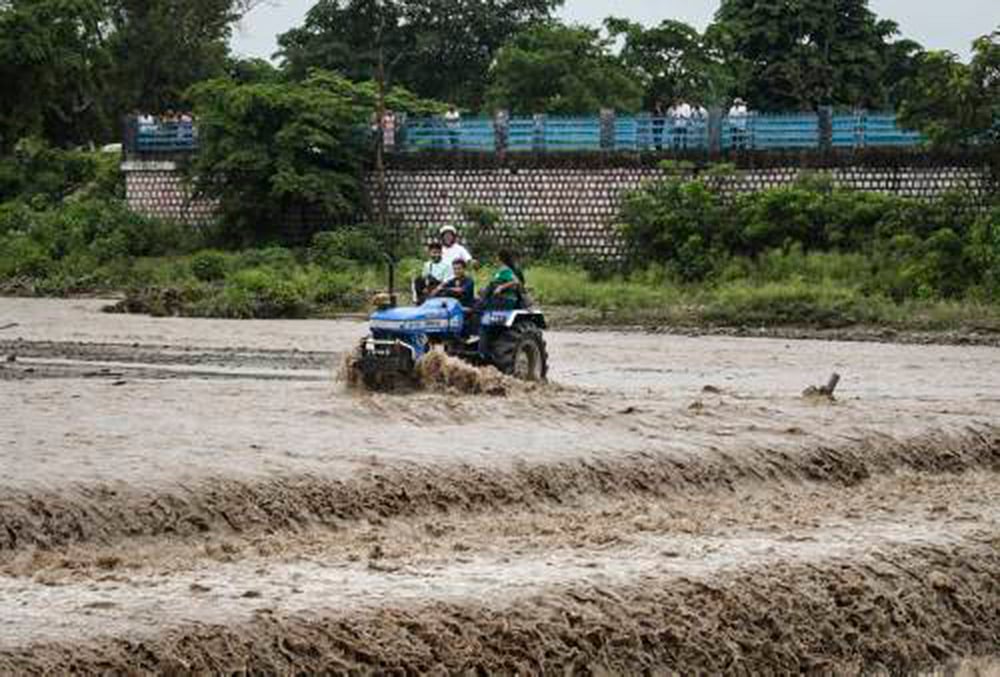 Water level of Bin river rises after continous rain