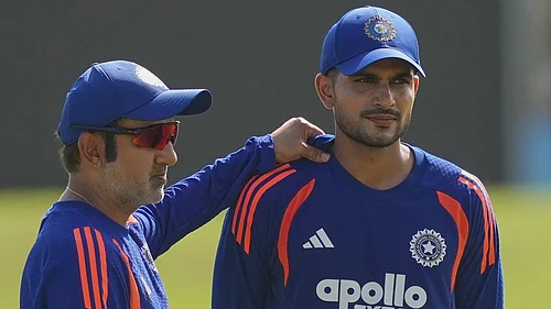 (AP Photo/Eranga Jayawardena) : Indias coach Gautam Gambhir, left, chats with captain Shubman Gill during a practice session a day ahead of the first cricket test match against Sri Lanka in Galle, Sri Lanka, Friday, Aug. 14, 2026