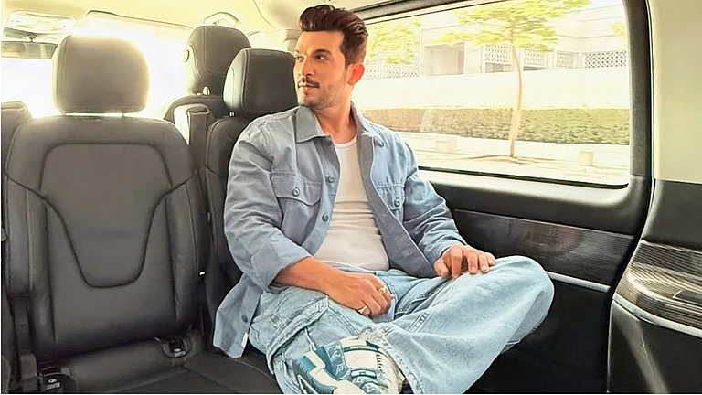 Arjun Bijlani Met With A Car Accident - Instagram