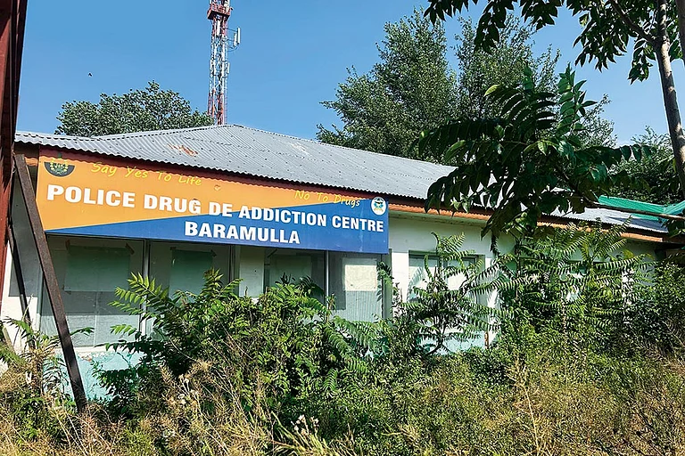 Step by Step: De-addiction centre run by J&K Police - | Photo: Zenaira Bakhsh