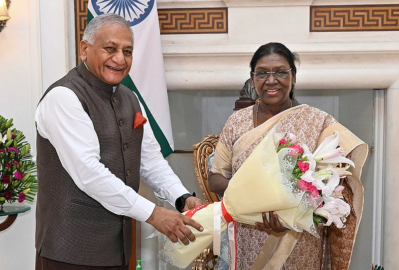 President Murmu meets Mizoram Governor