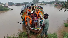 Rescue operation in Satna - @Collector_Satna