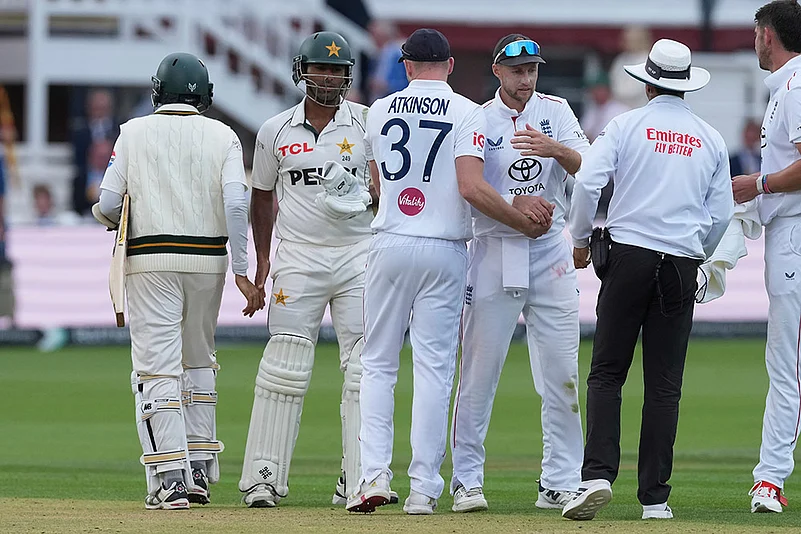 ENG won by 194 runs