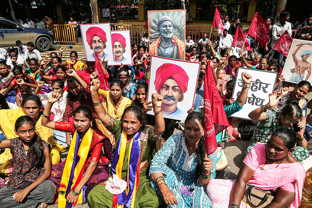 Tribals protest in Thane