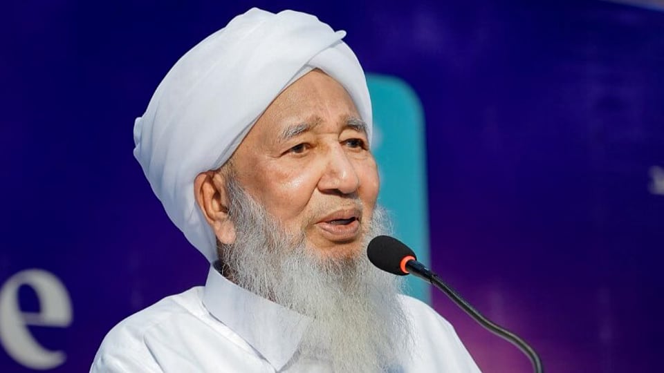 Islamic cleric Sheikh Abubakr Ahmad says women must remain confined to their homes. - X
