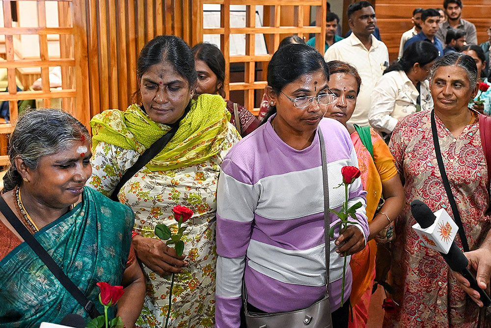 Nepal floods: Tourists come to Delhi