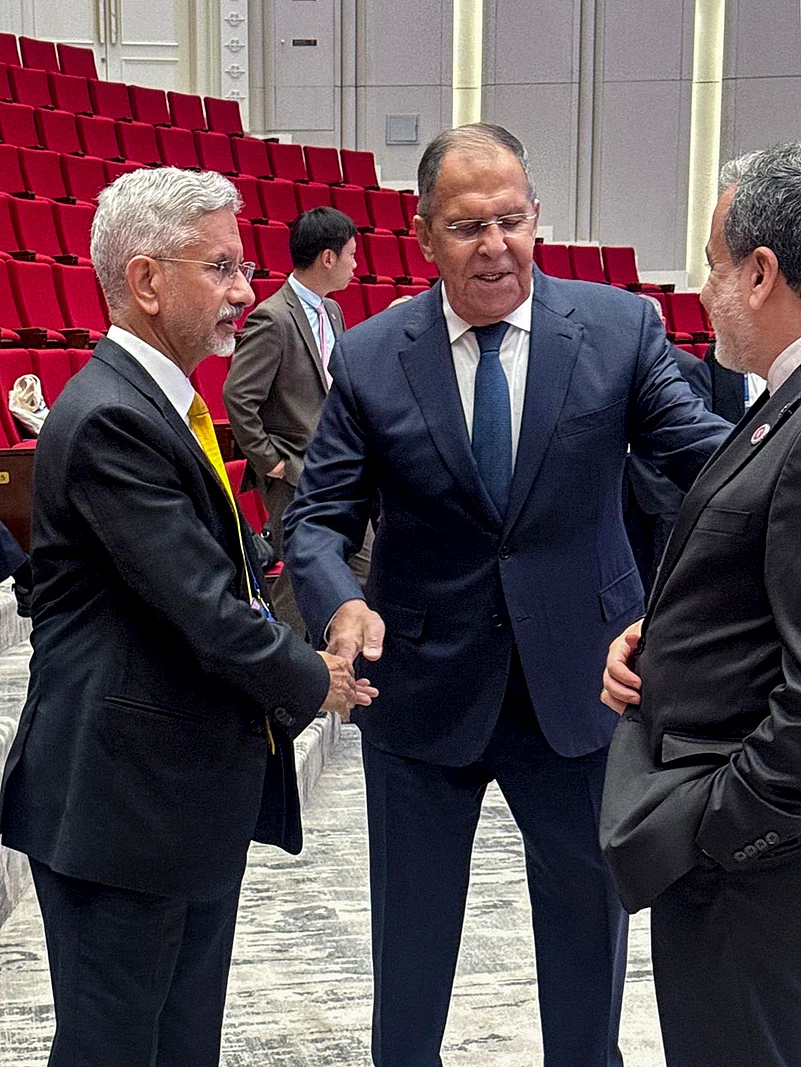 S Jaishankar meets Sergey Lavrov