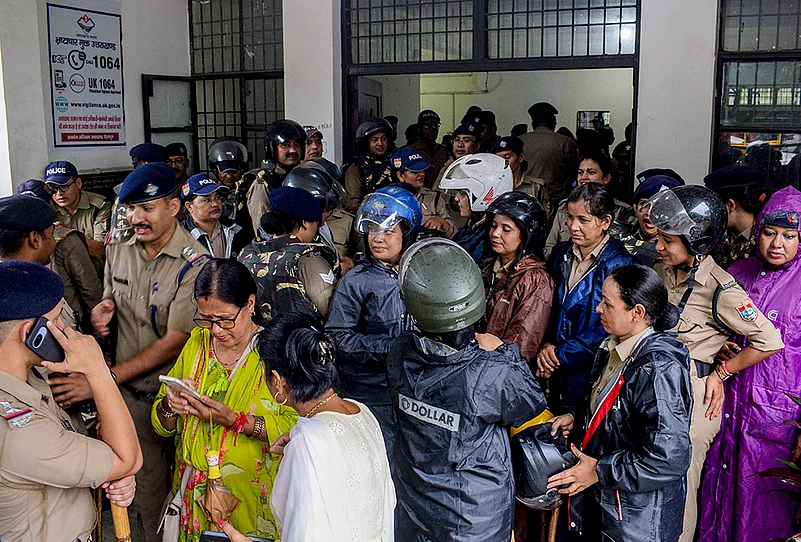 Congress leaders seek info about FIR against RaGa