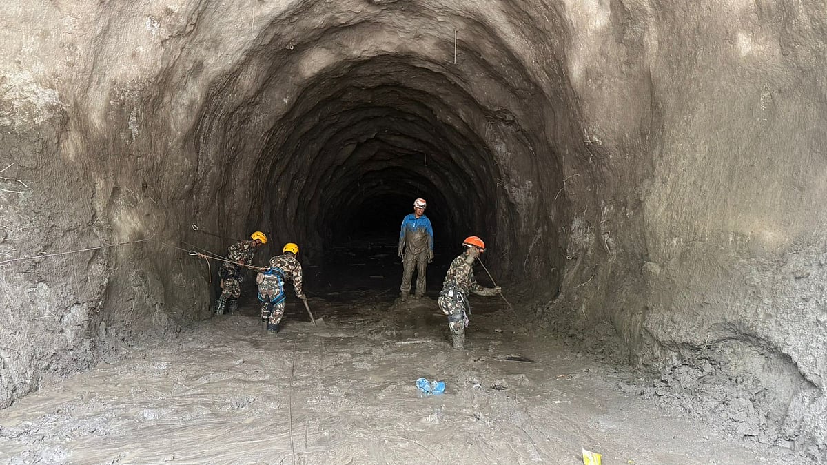 India's technical team for tunnel rescue works in Chilime and Langtang sites in coordination with the Nepali Army - X@navsri6619
