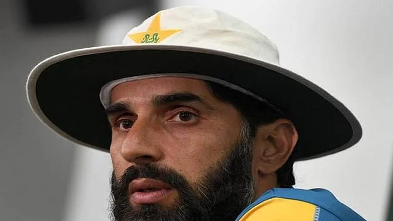 File : Misbah-ul-Haq offered to resign from Pakistan's national selection committee after being bypassed during England tour decisions.