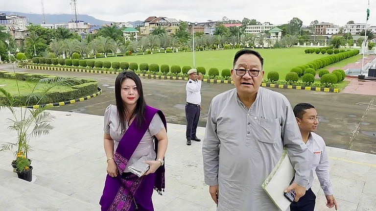 Haokholet Kipgen and Kimneo Haokip attend the Manipur Assembly physically after around three-and-a-half years. - X