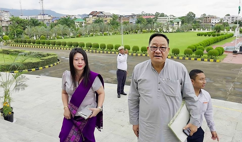 X : Haokholet Kipgen and Kimneo Haokip attend the Manipur Assembly physically after around three-and-a-half years.