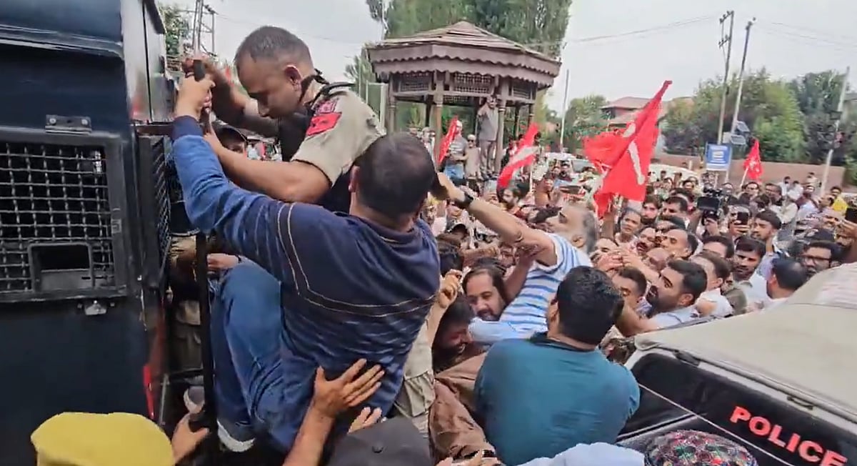 JKNC Protests Near BJP Office in Srinagar, Renews Statehood Demand - X