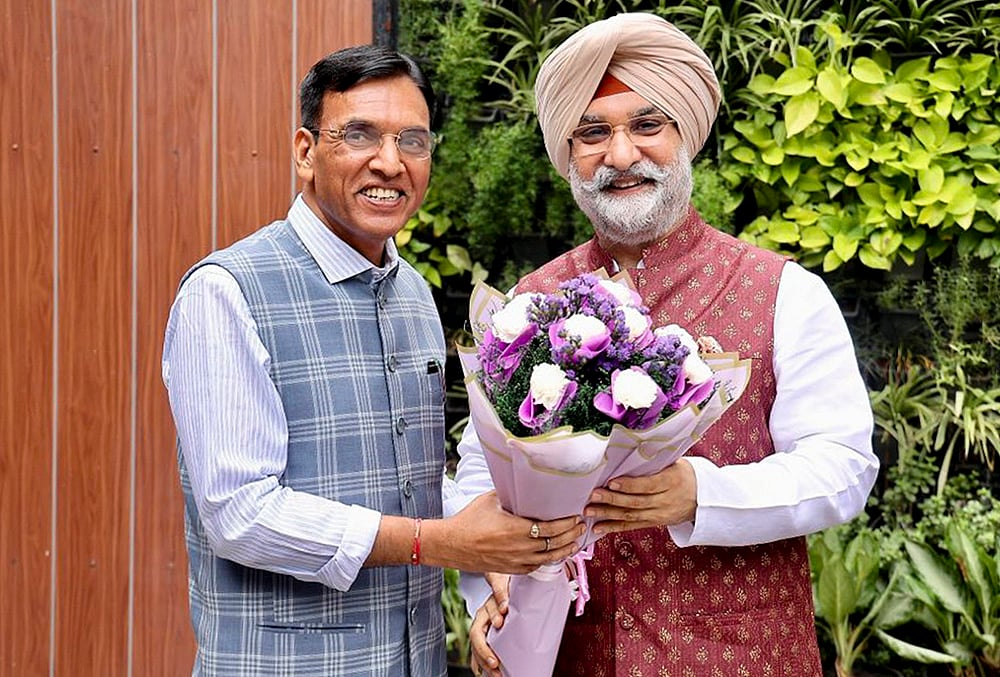 Taranjit Singh Sandhu meets Mansukh Mandaviya