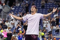 | Photo: AP/Frank Franklin II : Alexander Zverev, of Germany, celebrates defeating Lorenzo Sonego, of Italy, in five sets In the first round of the U.S. Open tennis championships early Wednesday, Sept. 2, 2026, in New York. 