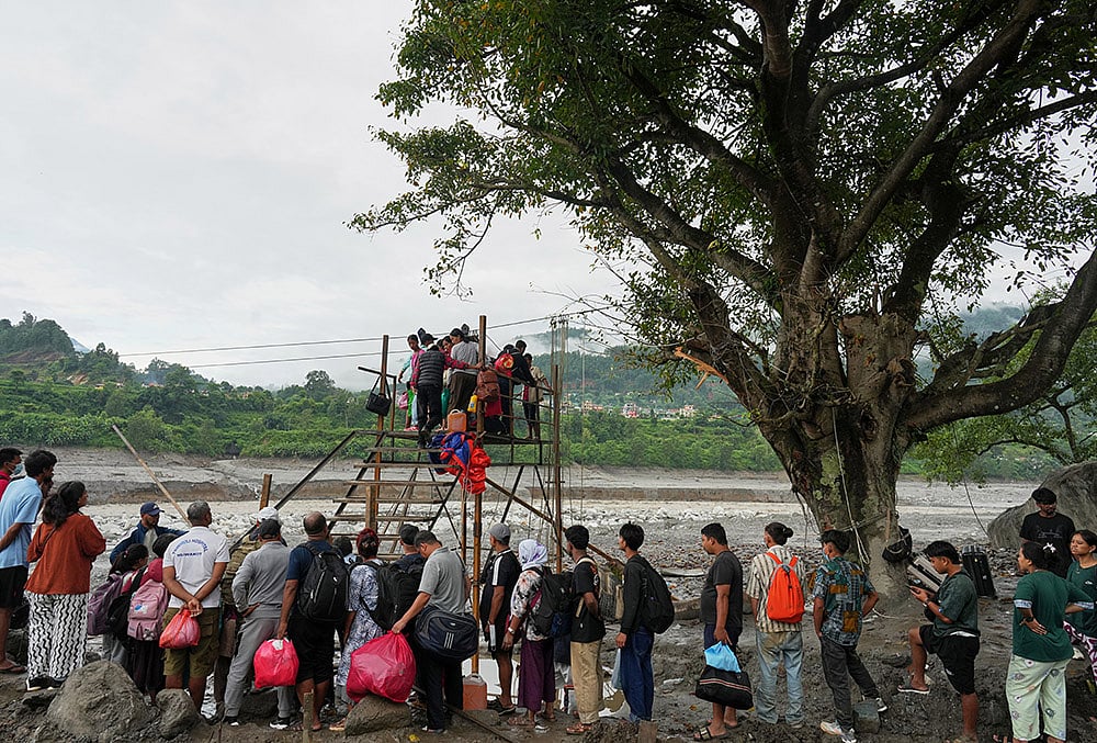 Indian tunnel rescue team Nepal