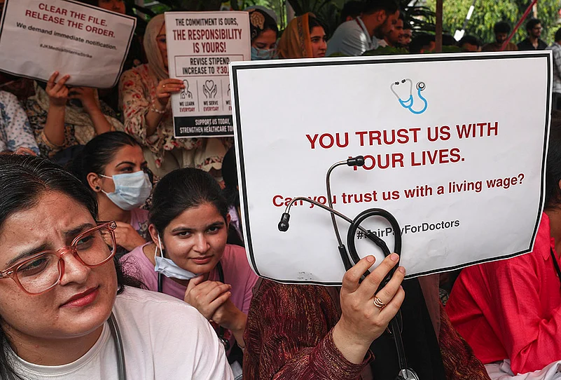 MBBS and BDS interns protest in Jammu