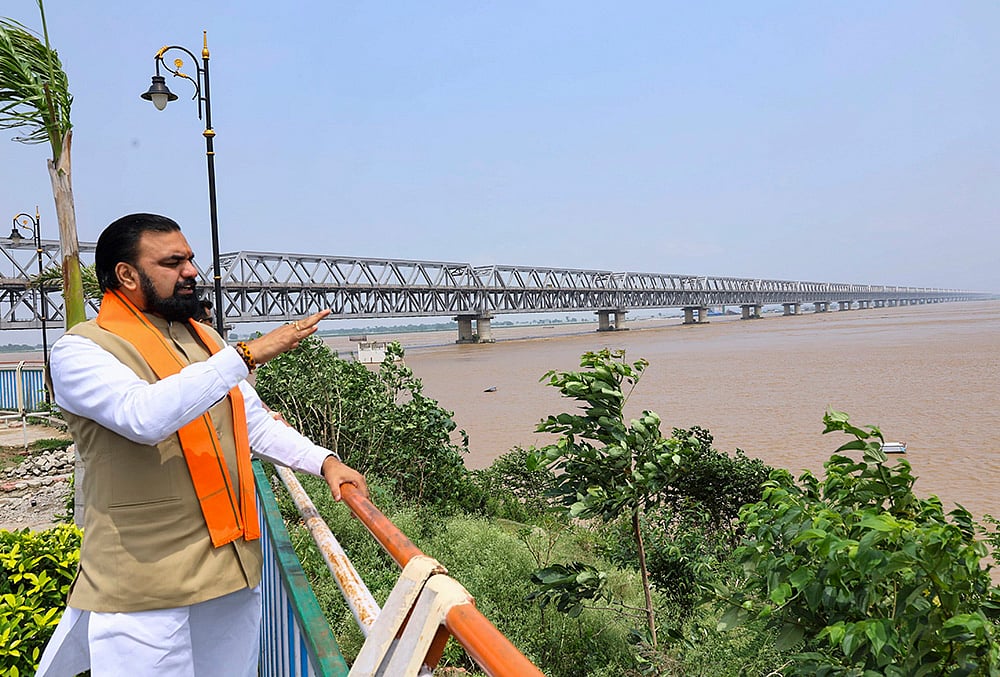 Samrat Choudhary inspects Ganga waterlevel rise
