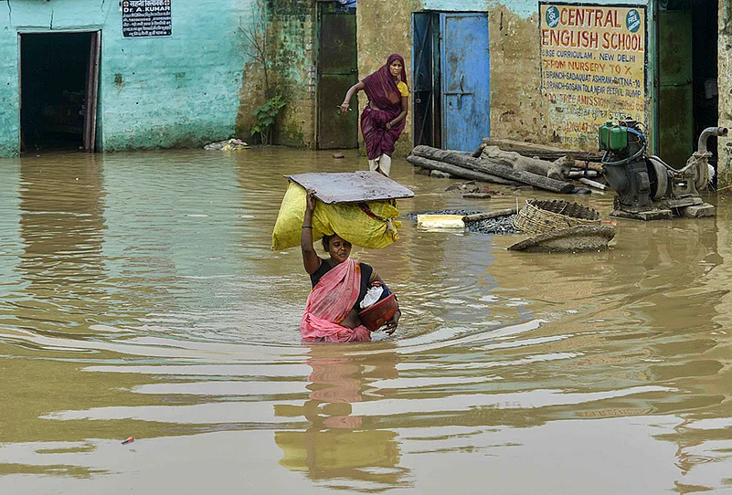 Ganga inundates residential areas in Vaishali