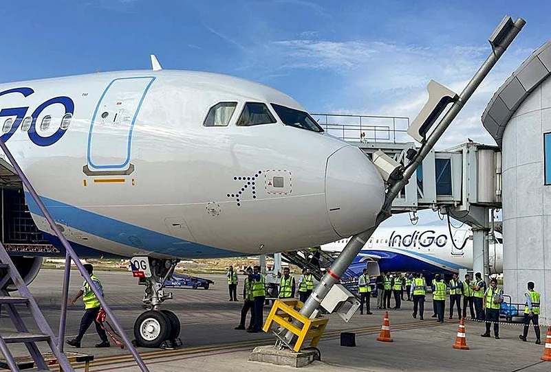 Indigo flight hits pole while parking at Srinagar airport