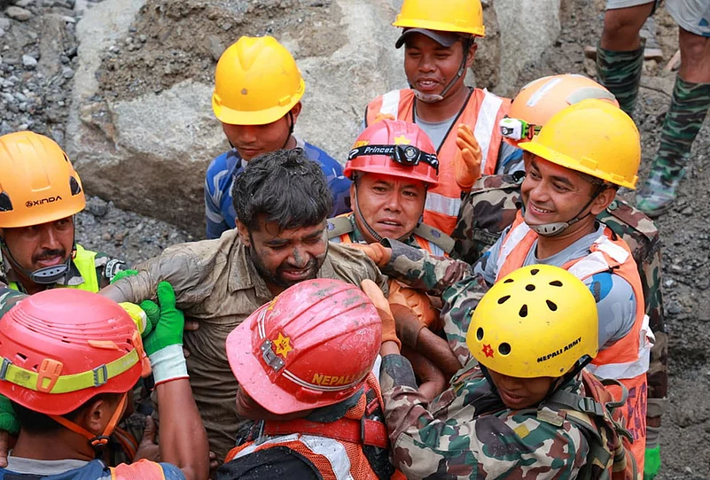Sanjay Sah Kabir Maharjan rescue