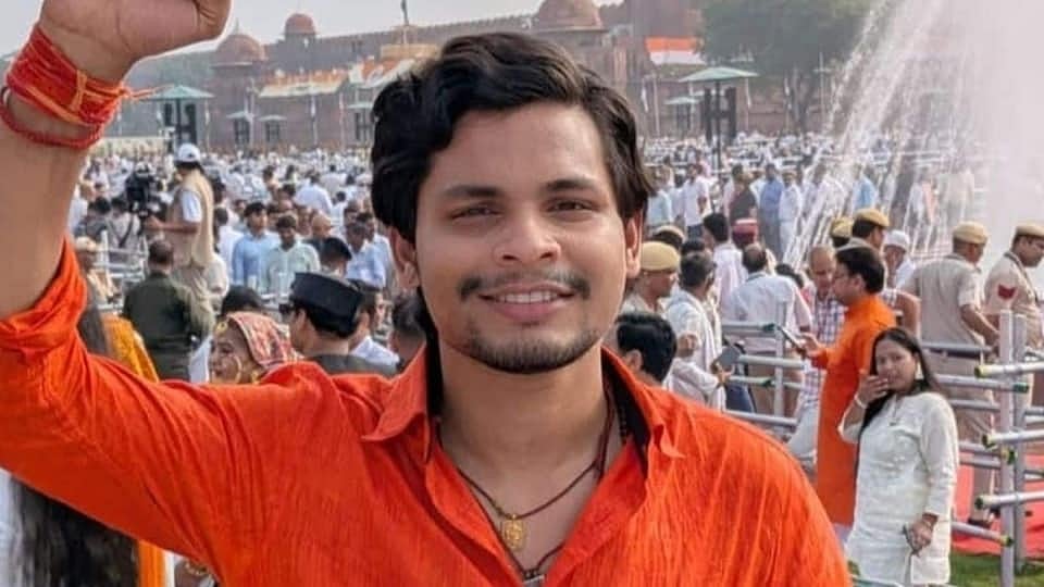 Instagram : Influencer Swatantra Bharadwaj 