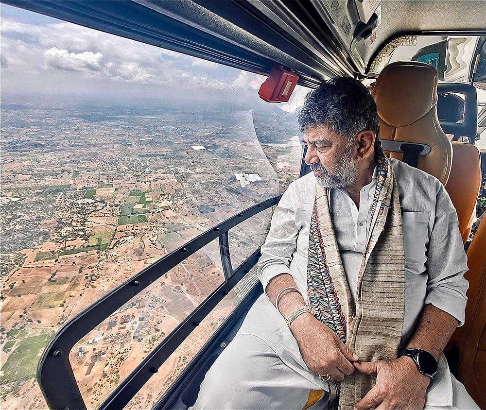 CM Shivakumar conducts aerial survey of drought-affected areas