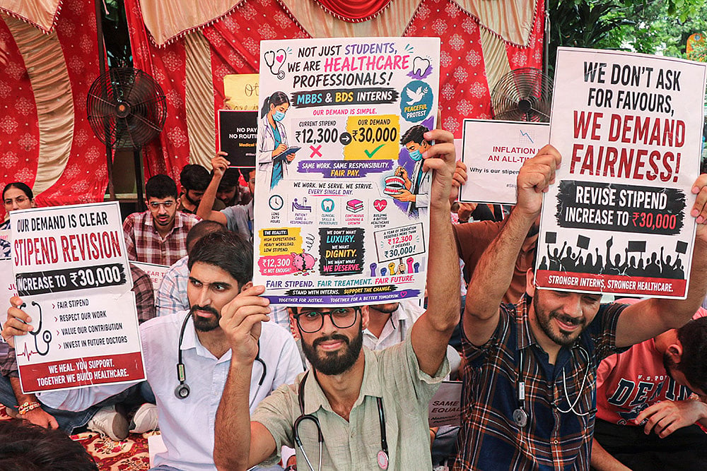 Medical interns protest in Jammu