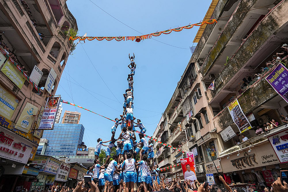 Dahi Handi on Janmashtami festival in Mumbai