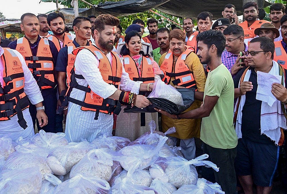 Flood situation in Bihar Chirag Paswan distributes relief materials 

