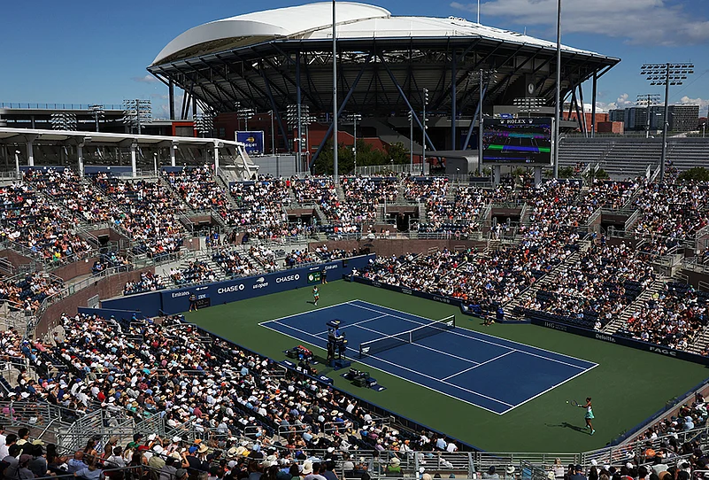 Zheng Qinwen Grandstand Court photos