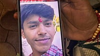 Family Donates Corneas Of 18-Year-Old Arpit Jai Who Died In Delhi's Satya Niketan PG Collapse X | Kahaniistaan : Arpit Jai