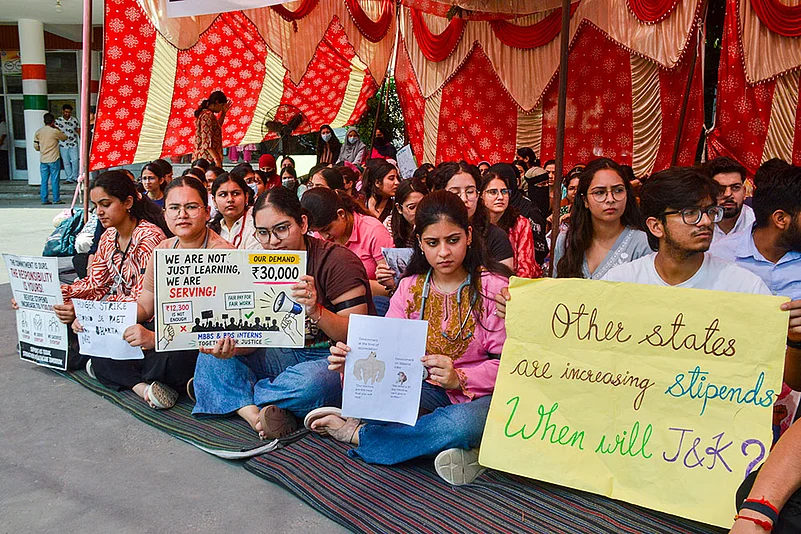 MBBS and BDS interns protest in Jammu
