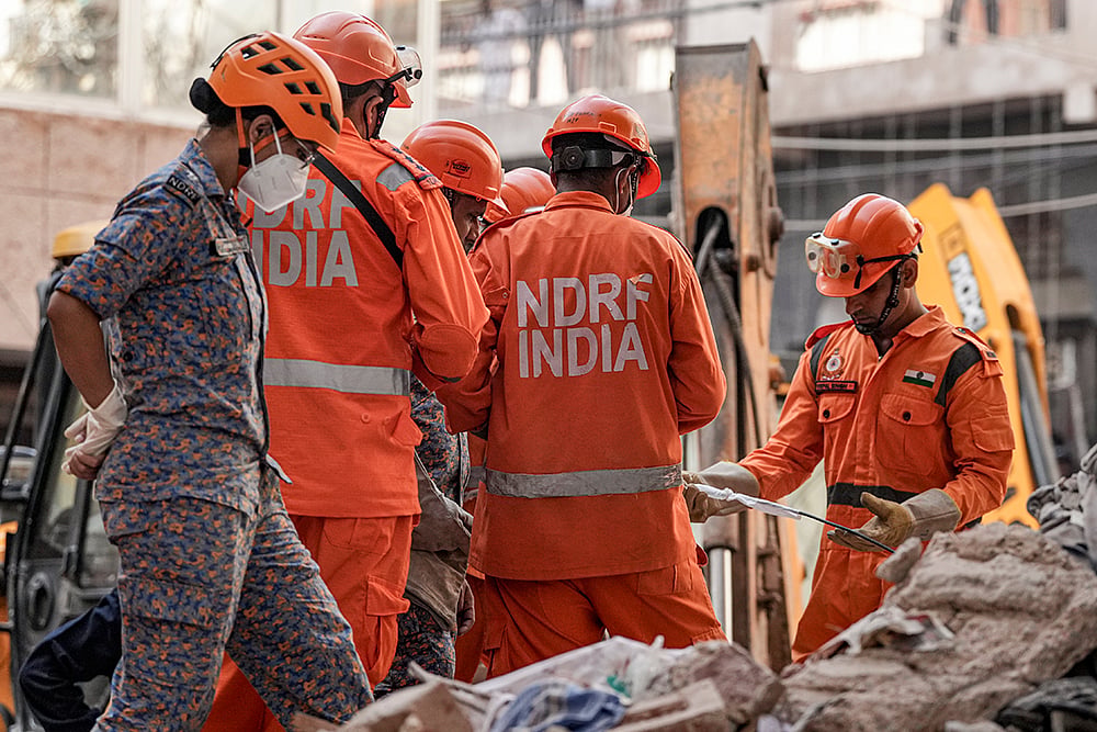 Building Collapses In South Delhi Satya Niketan
