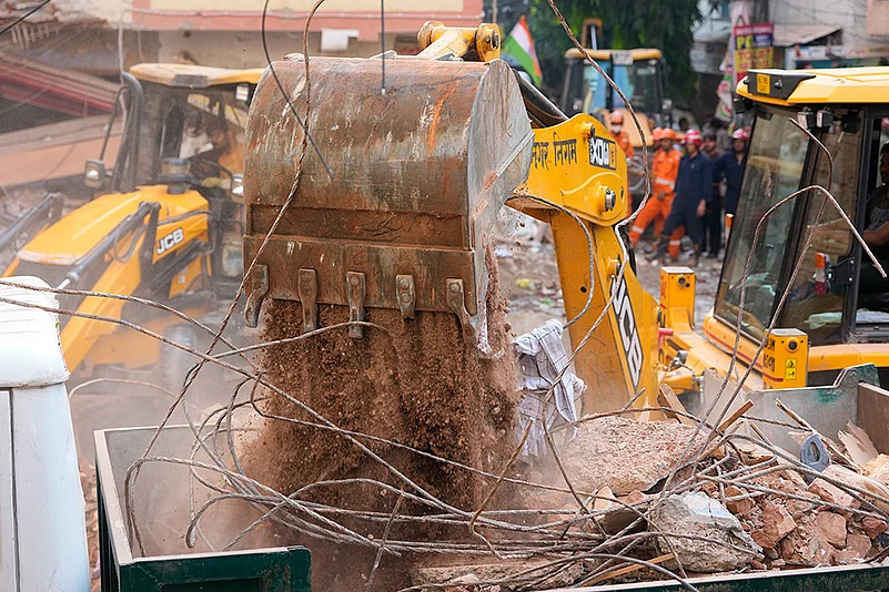 Building Collapses In South Delhi Satya Niketan