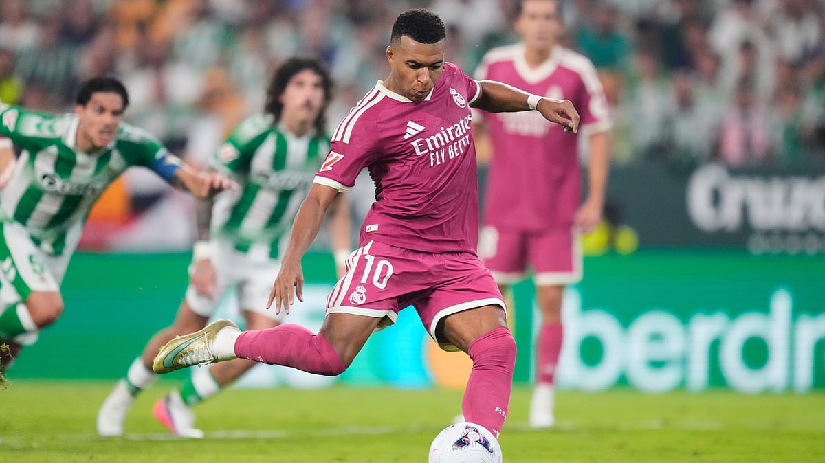 Real Madrid's Kylian Mbappe fails a chance to score from the penalty spot during the Spanish La Liga soccer match between Real Betis and Real Madrid in Seville, Spain, Friday, Sept. 4, 2026 - (AP Photo/Jose Breton)